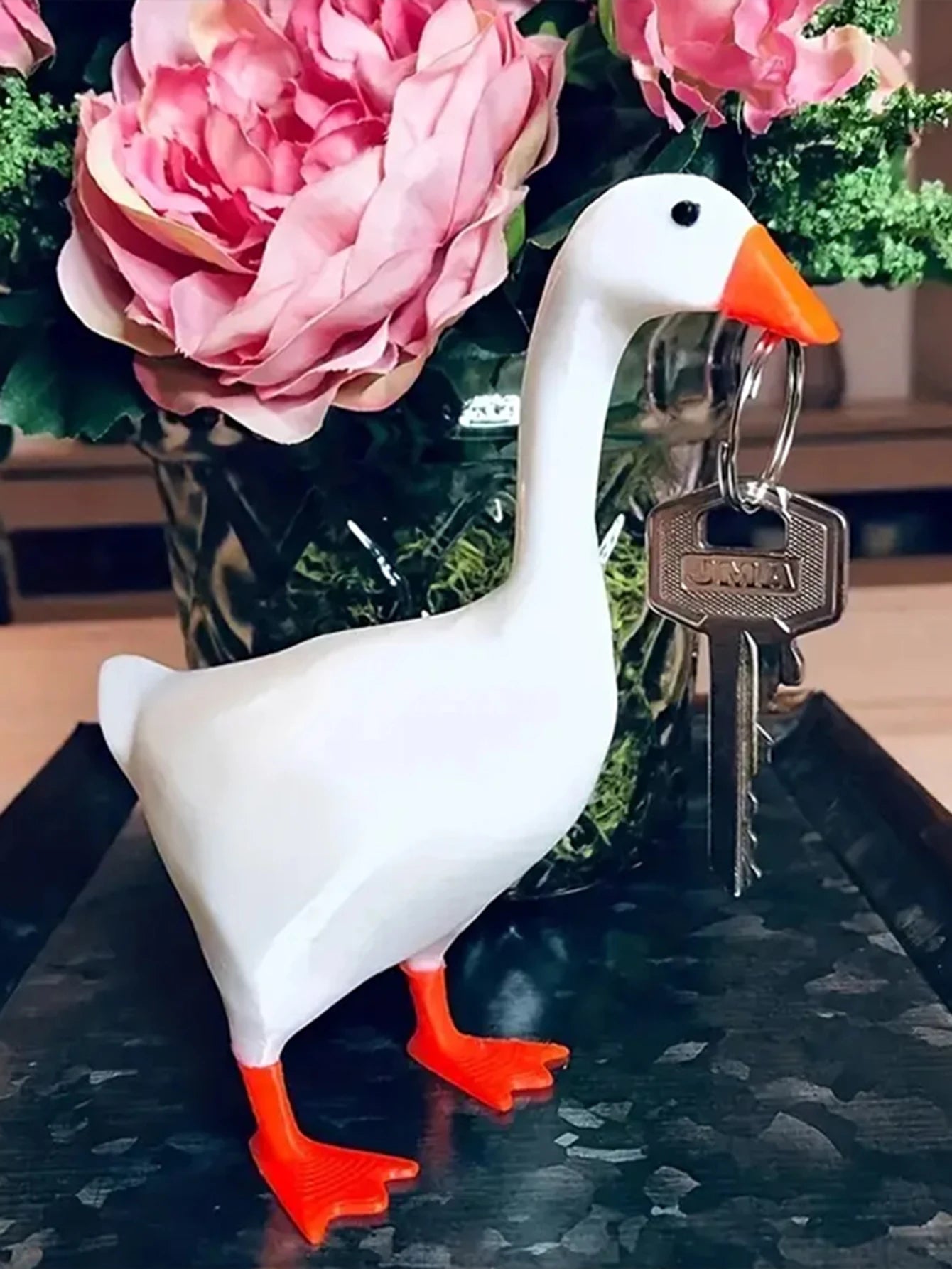 1pc, Magnetic Goose Key is a chain home decoration sculpture, office desk decoration resin goose duck sculpture, tool rack home